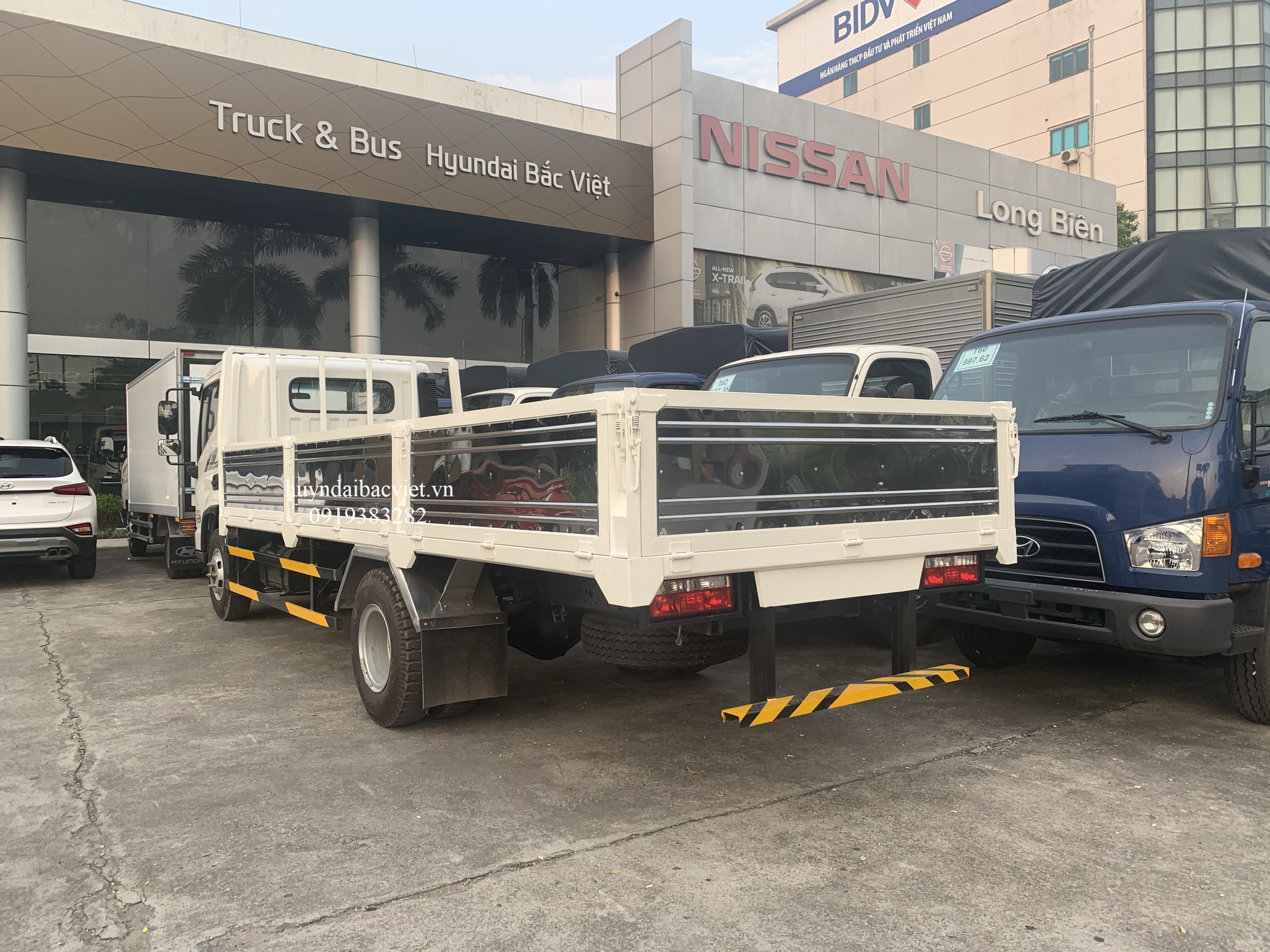 Hyundai Mighty EX8L Thùng Lửng - Thùng dài 5m7, tải 8 tấn