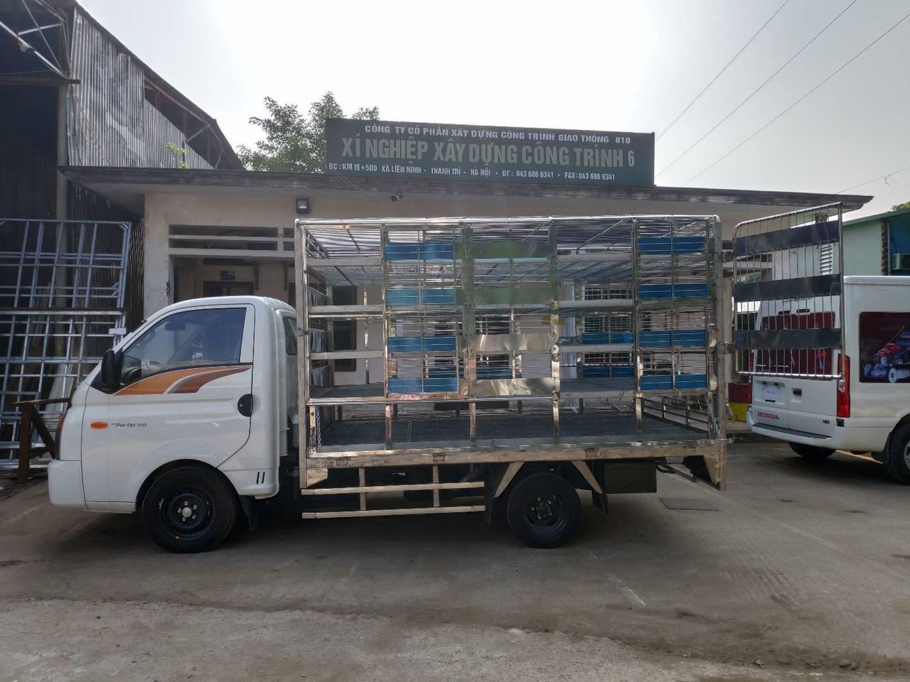 Xe tải Hyundai H150 chở gia cầm gà, vịt * tải trọng 1.5 tấn *