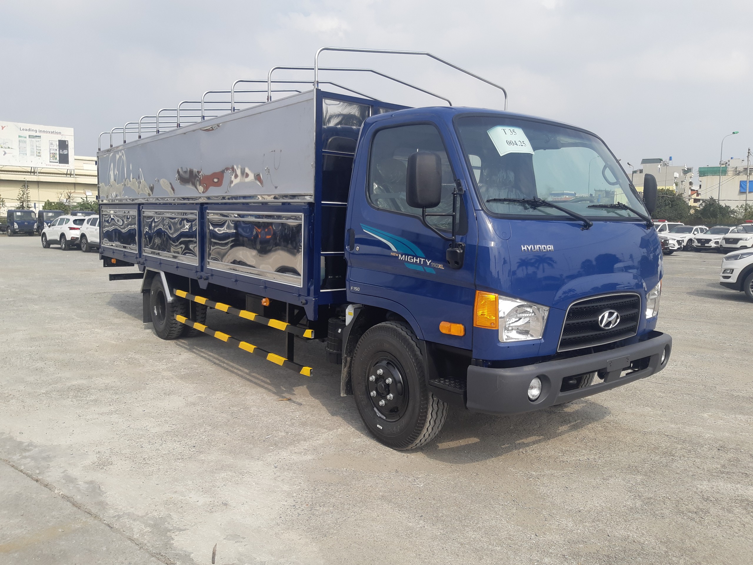 Xe tải 7 tấn Hyundai Mighty 110XL * thùng bạt dài 6m3 * 2021